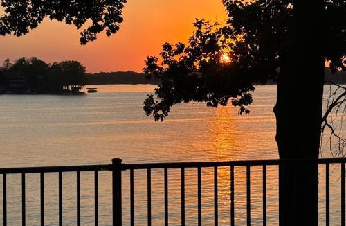 Leesburg House | The Old Stone Cottage at Tippy
