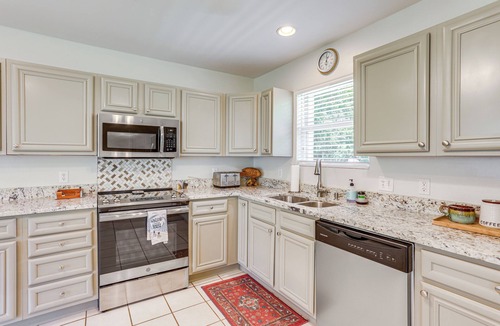 Waveland House | 'The Palm' Bay St. Louis Home - Walk to Beach!
