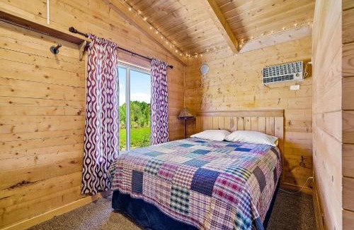 Zion National Park East Entrance House | The Park Cabin at Mount Carmel Motel and RV Park