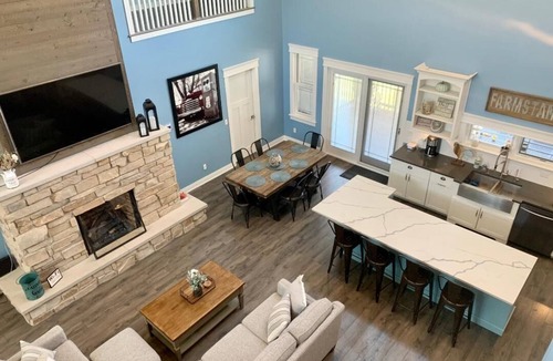 West Wing Estates House | The Pavilion at South Haven: Poolside Oasis & Steps to Private Beach!
