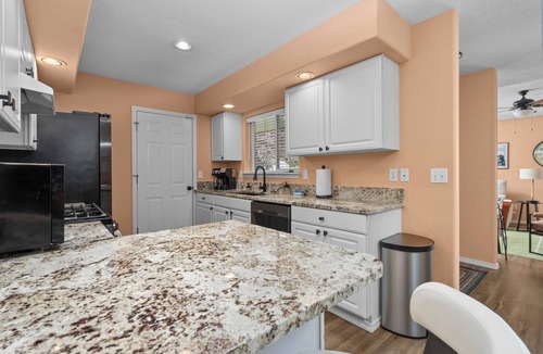 Keizer House | The Perfect Pair - Full Duplex for Your Group