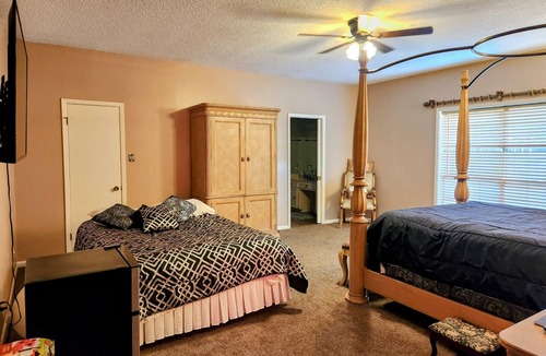 Ruston Apartment | The Ponder House Suite A Qn Beds with private bath. We hve add'l rms available.