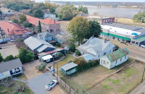 Natchez House | The Quarters