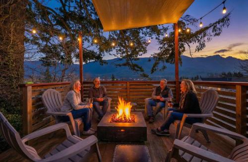 Stevenson House | The Return to Artbliss - A-Frame Cabin - Stunning Views