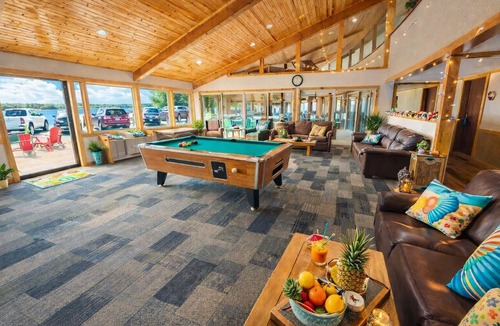 Spring Green Cabin | The Round Barn Lodge