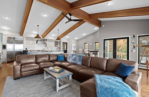 Pentwater House | The Sandpiper - Modern Family Beachfront House