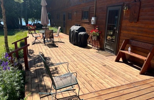 Drummond House | The Sniderhaus with beautiful sunsets and trails nearby. A large dock.