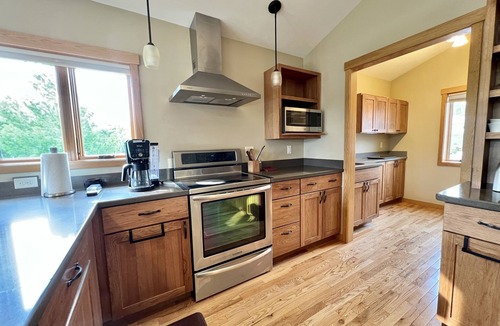 Bayfield House | The Summer House - basketball court & large yard