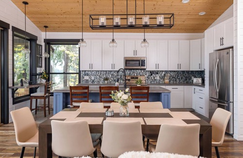 Allyn-Grapeview House | The Treasure Trove - A Dog-Friendly Waterview Gem