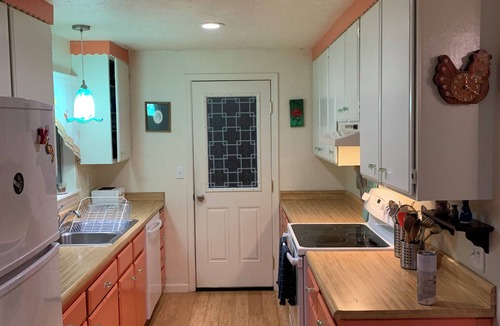 Willow Creek House | The Trinity River Rose, solar heated saltwater pool and hot tub