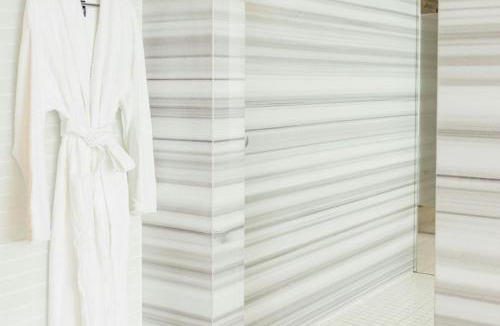 Streeterville Hotel | The Wade
