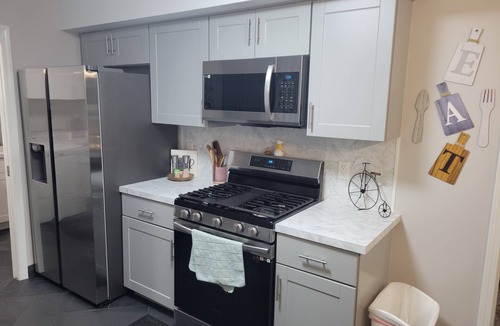Warren House | The Warren BlueBerry!n15 min away Downtown Detroit