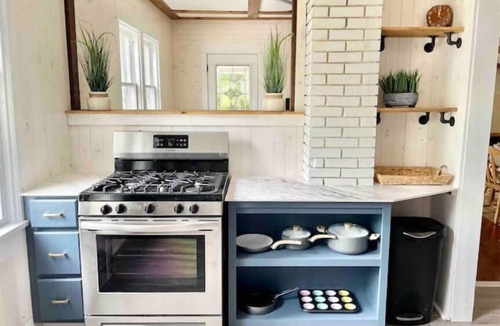 Beulah Cottage | THE WEEKENDER ↠ CRYSTAL LAKE GETAWAY