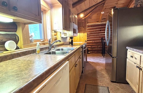 Cable House | The Yodeling Loon Hideaway | Sandy Swimming | Dock and Lakefront Fun