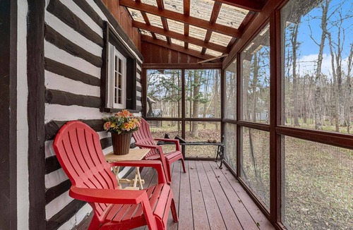 Harbor Springs Cabin | This cabin is a 2 bedroom(s), 1 bathrooms, located in Harbor Springs, MI.