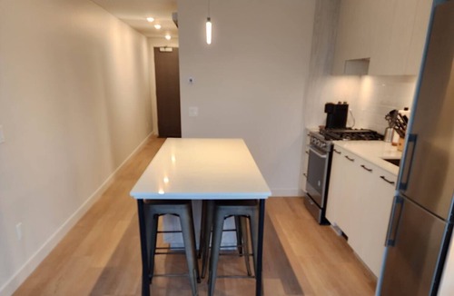 Hillhurst Condo | This condominium is a 1 bedroom(s), 1 bathrooms, located in Calgary, Alberta.
