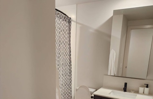 Hillhurst Condo | This condominium is a 1 bedroom(s), 1 bathrooms, located in Calgary, Alberta.
