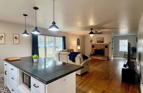 La Porte House | This house is a 2 bedroom(s), 2 bathrooms, located in La Porte, IN.