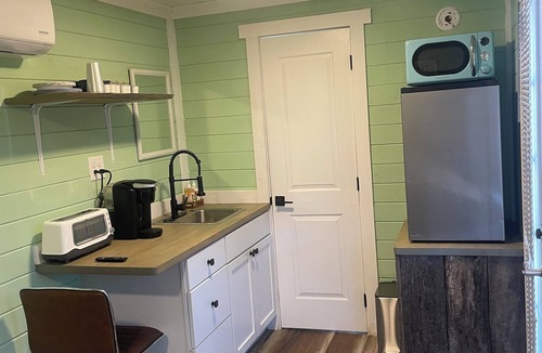 Tellico Plains Cabin | This unique tiny home is right in the heart of downtown.