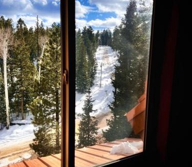 Meadow View Heights House | Three level cabin with Hot Tub