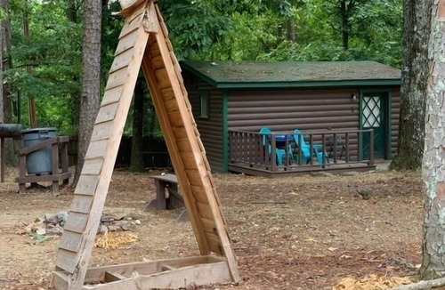 Broken Bow Cabin | Tiddly Winks | Honeymoon Cabin | Fireplace & Near Beavers Bend