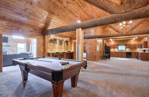 Rockbridge Cabin | Timber View | Hocking Hills, Pool, Lodge, Pets