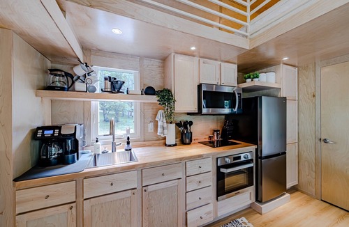 Deer River House | Tiny-home on the beautiful waters of Deer Lake!