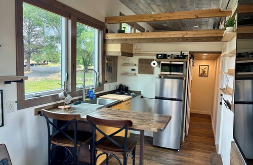 Terrebonne House | Tiny home perfect base camp for Smith Rock State Park & Deschutes Co.