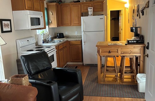 Yantis Cabin | Tiny House lake front on FORK