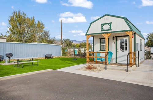 Hurricane Cabin | Tiny Oasis #1 - Hurricane, UT