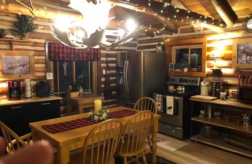 Wakefield Cabin | Tom’s Cabin-A unique work of Heart!