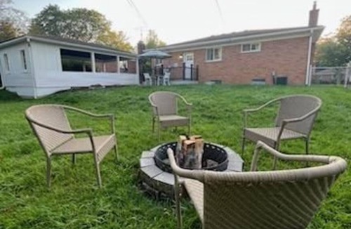 Dicken House | Touch Down Retreat by Michigan Stadium