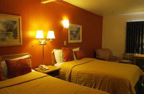 Longview Hotel | Town House Motel Inc