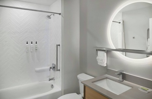 Lansing Hotel | TownePlace Suites by Marriott Lansing North