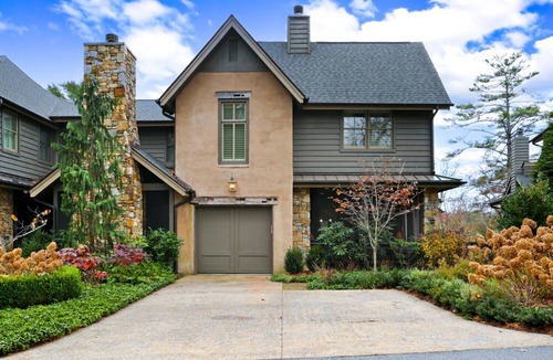Highlands House | Townhome Living, Mountain Style — Without a Single Compromise | Highlands Town Place