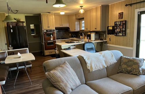 Beaumont House | Traditional 3-bedroom home with modern amenities