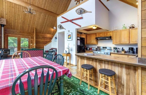 Packwood Cabin | Trails End | Hot Tub, Starlink, Woodstove