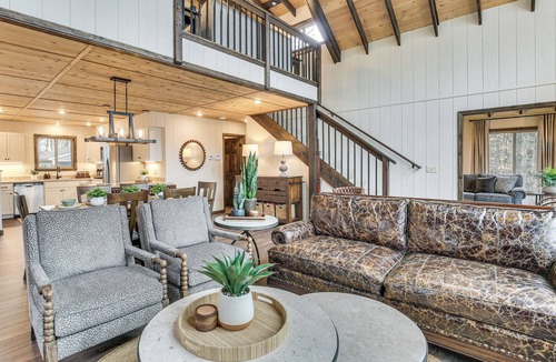 Innsbrook Cabin | Trails, Golf & Beaches! Luxe Innsbrook Resort Stay