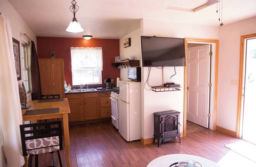 Harrison Cabin | Tranquil 1-bedroom cabin with AC in charming Harrison