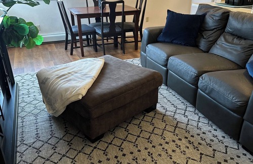 College Apartment | Tranquil 2-bedroom apartment with WiFi in Fairbanks