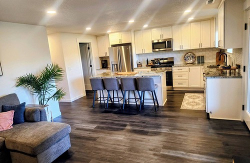 Woodburn House | Tranquil Butte Creek Waterfront Loft with Private Creek Views