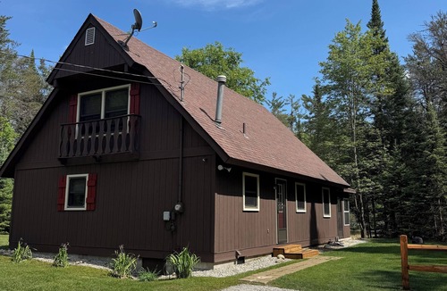 Grayling Cabin | Tranquil Cabin Retreat with Sauna – Steps from the Holy Waters