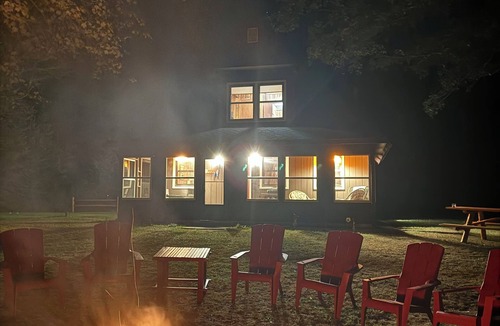 Grayling Cabin | Tranquil Cabin Retreat with Sauna – Steps from the Holy Waters