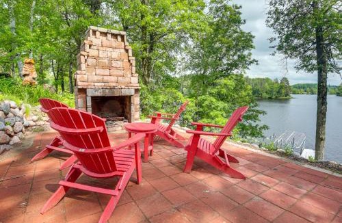 Tomahawk House | Tranquil Lakefront Cabin: Fire Pit, Grill & Patio