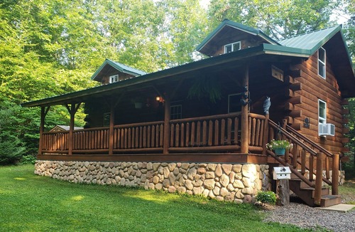 Weyerhaeuser Cabin | Tranquil log cabin located in the Blue Hills. Enjoy privacy and solitude.