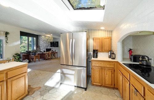 Brightwood Cabin | Tranquil Riverfront Cabin near Mount Hood, Private Hot Tub & Pet Friendly
