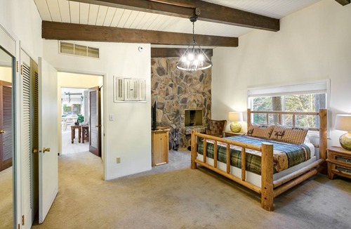 Brightwood Cabin | Tranquil Riverfront Cabin near Mount Hood, Private Hot Tub & Pet Friendly