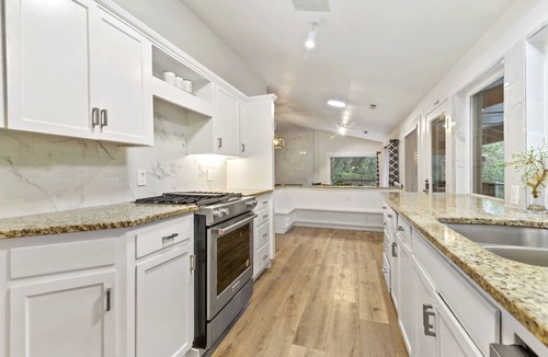 Washougal House | Tranquil Riverfront Retreat Villa