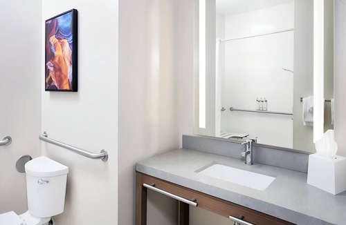 Macomb Hotel | Tranquil Suite Ideal for Extended Stays Macomb Attractions - Pet Friendly!