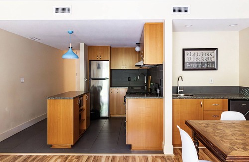 Marylhurst Condo | Tranquil Waterside Living: Dream Condo on the Lake!